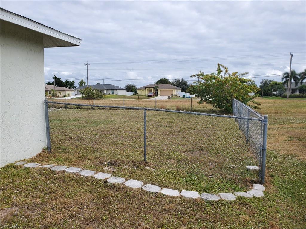 CAPE CORAL - Residential