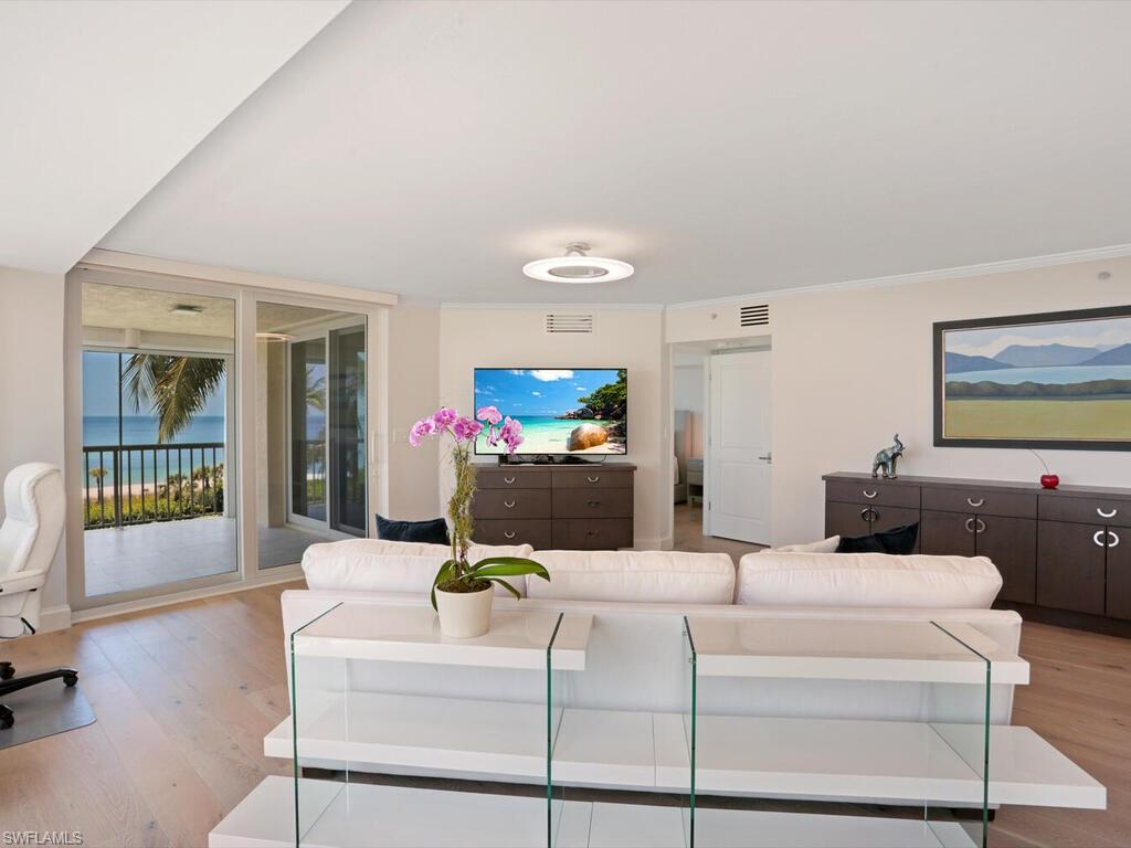 BEACH HOUSE AT NAPLES CAY - Residential