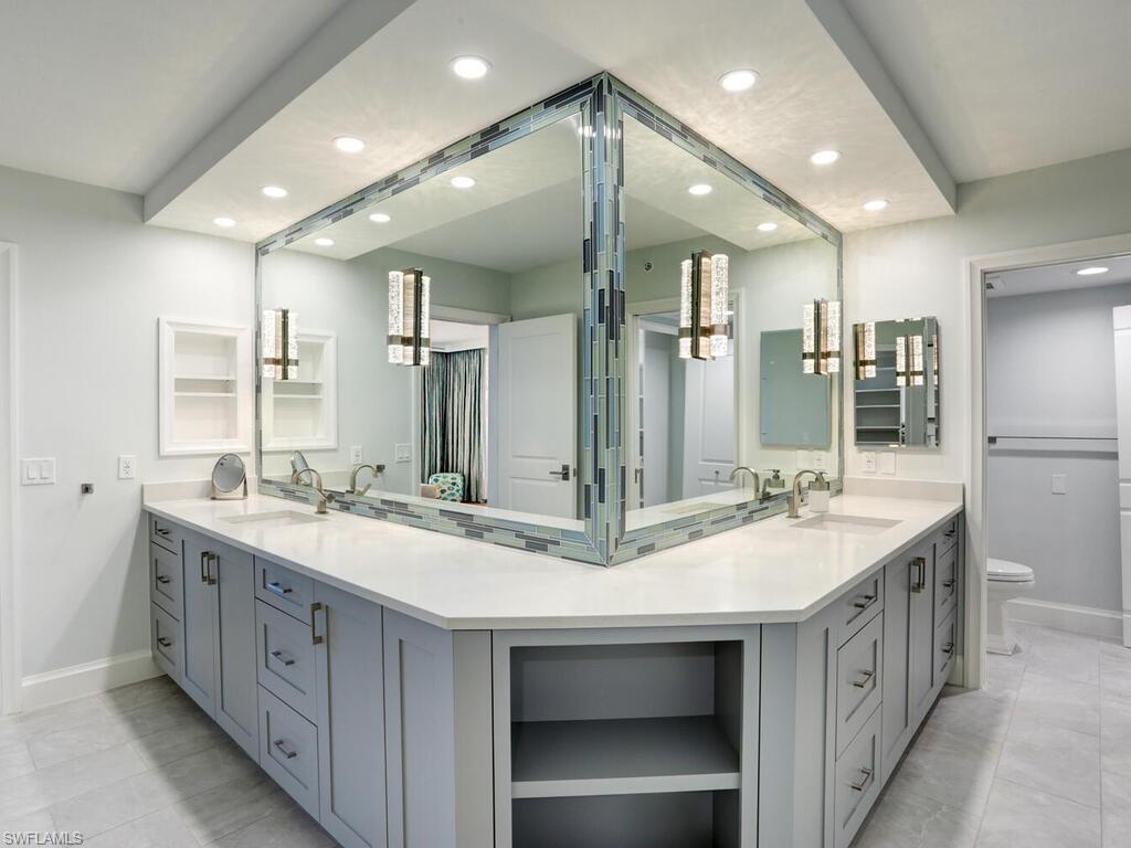 BEACH HOUSE AT NAPLES CAY - Residential