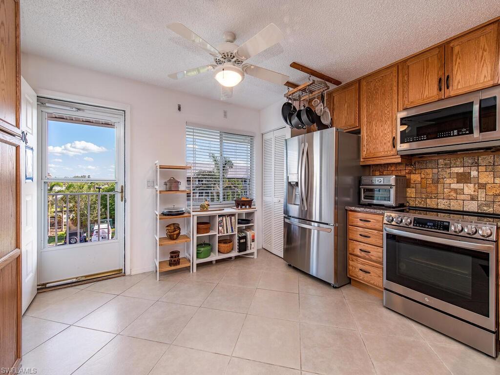 NAPLES SANDPIPER BAY CLUB - Residential