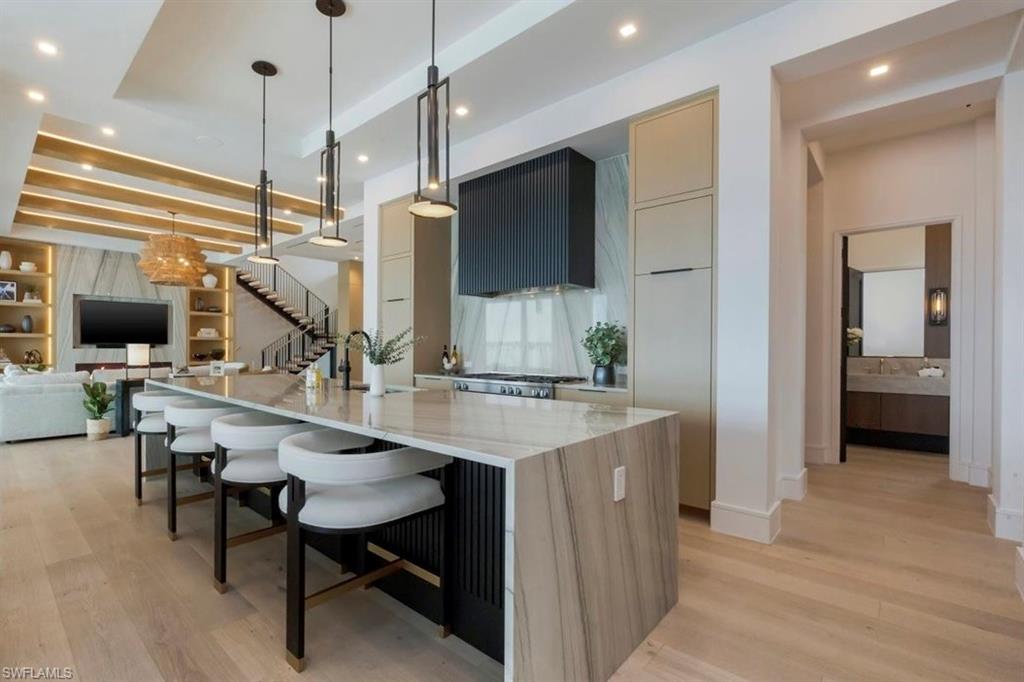 ROYAL HARBOR - Residential