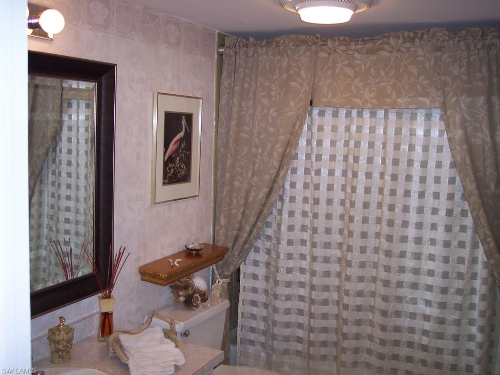 COMMODORE CONDO - Residential