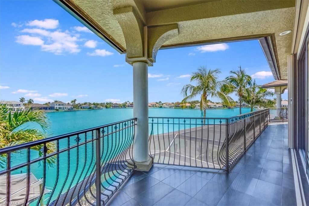 MARCO BEACH - Residential