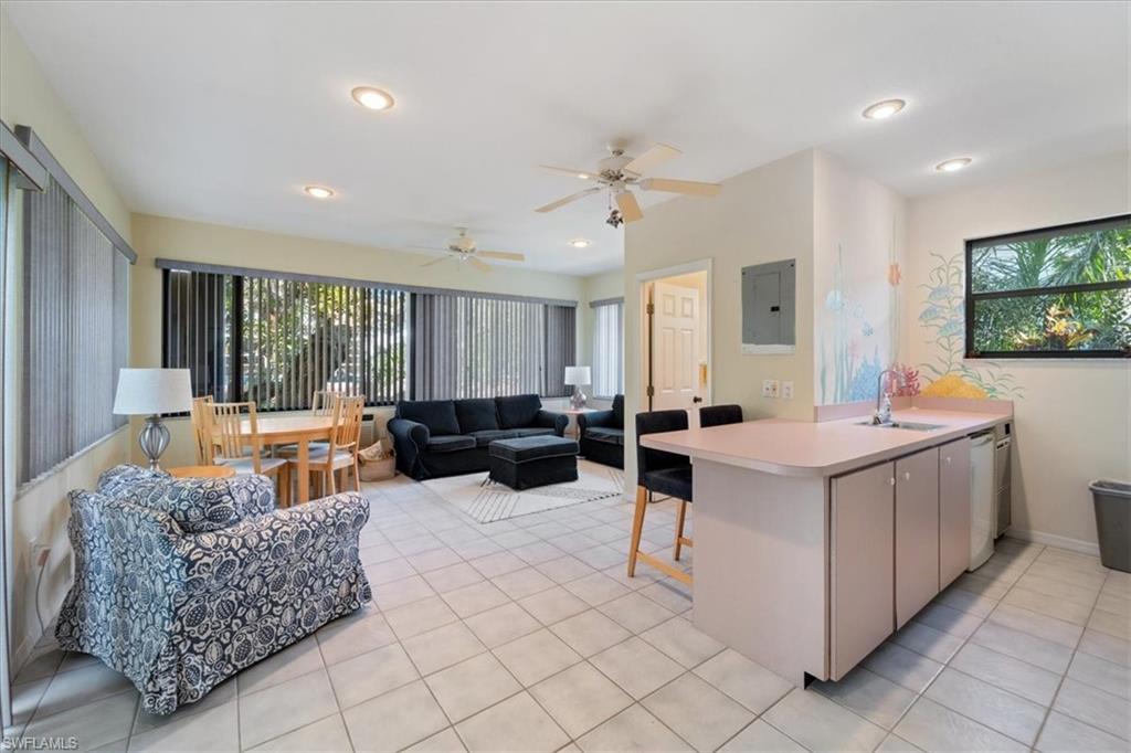 AQUALANE SHORES - Residential