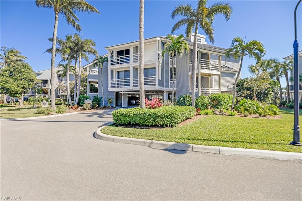 LAND'S END - Residential