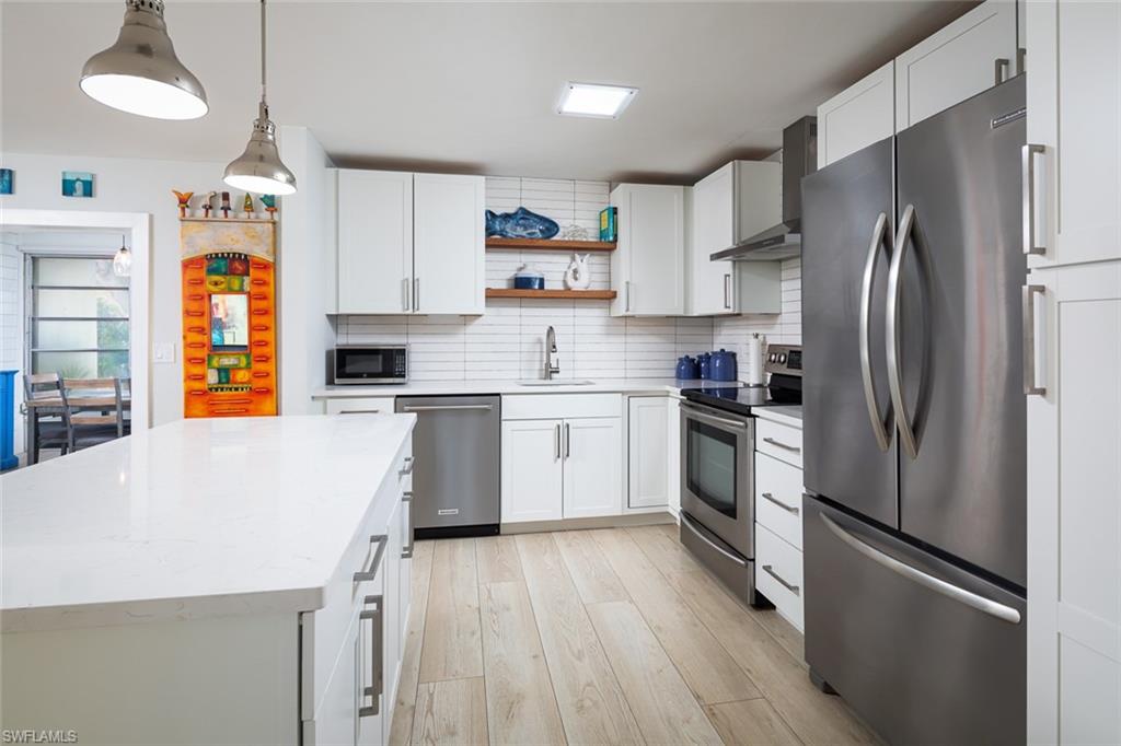 LAKEWOOD VILLAS - Residential Lease