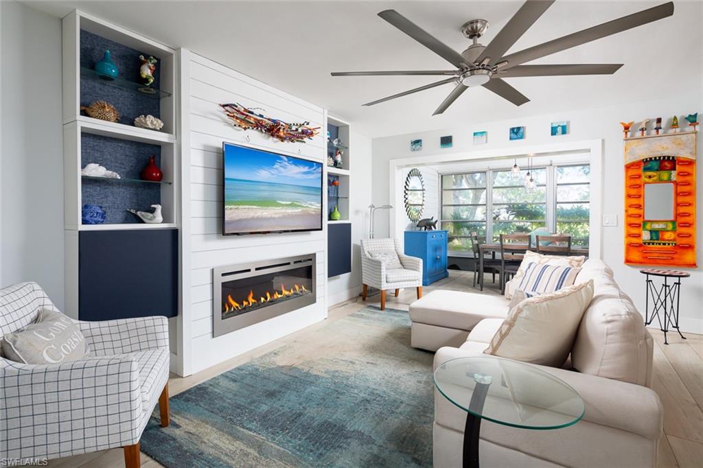 LAKEWOOD VILLAS - Residential Lease