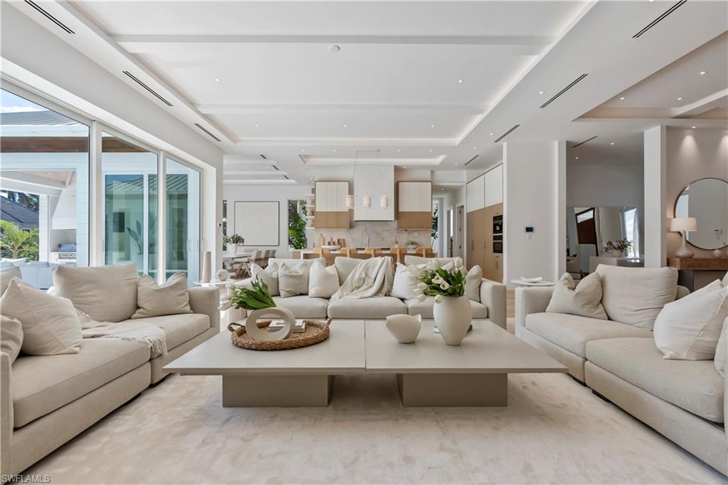 AQUALANE SHORES - Residential