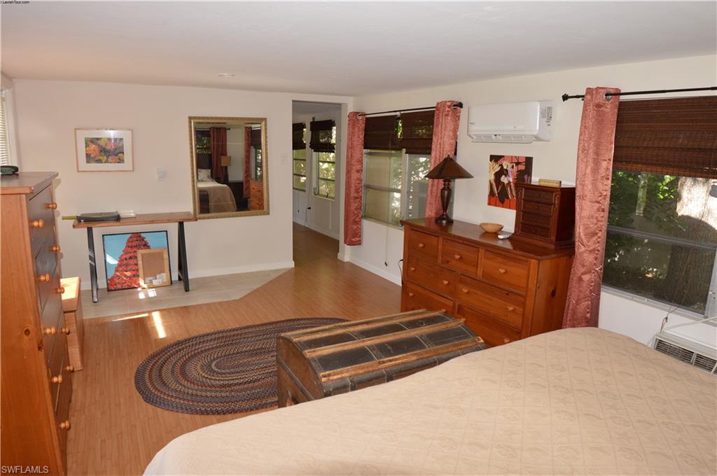 HOLIDAY SHORES - Residential