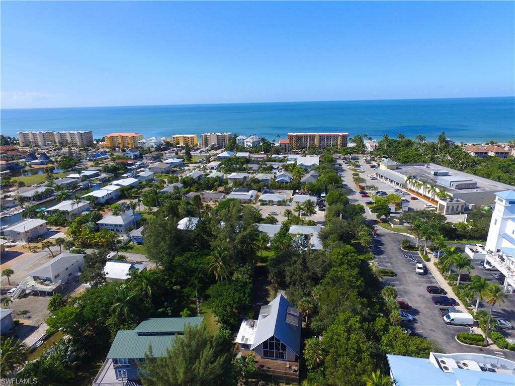 HOLIDAY SHORES - Residential