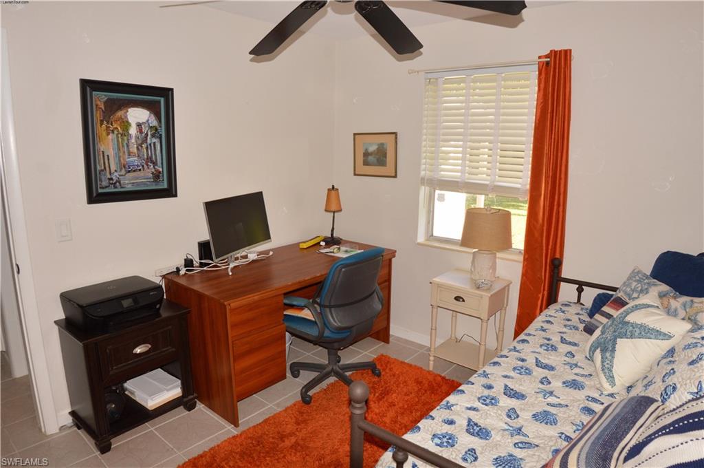 HOLIDAY SHORES - Residential