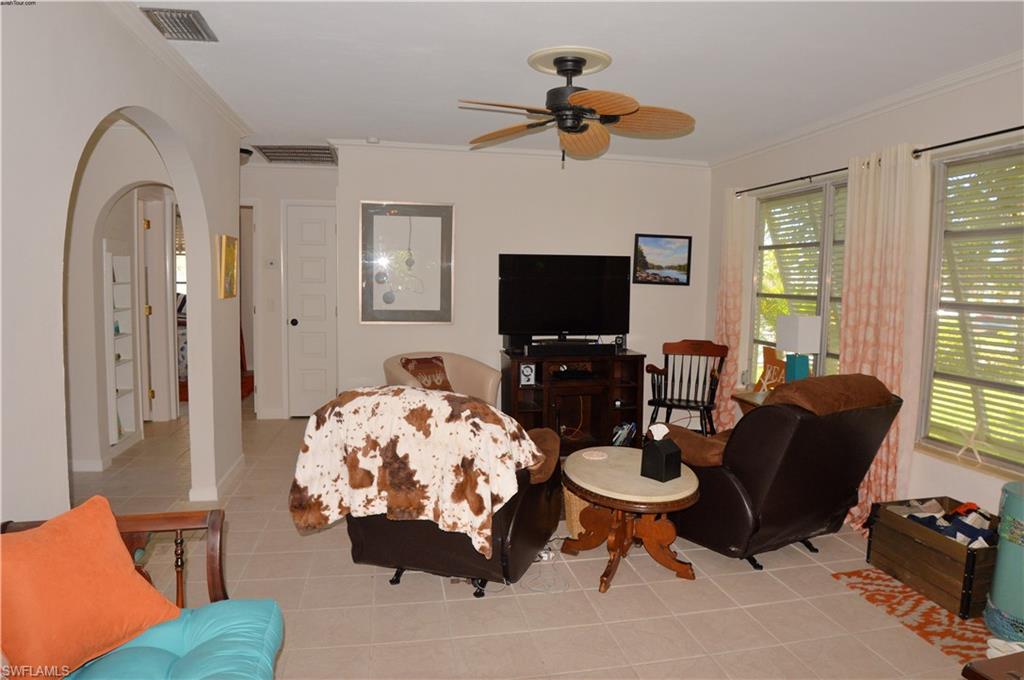 HOLIDAY SHORES - Residential