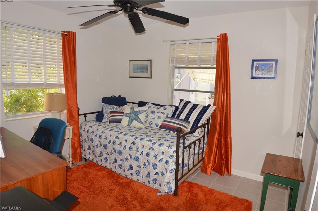 HOLIDAY SHORES - Residential