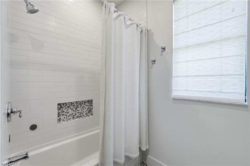 SPANISH WELLS - Residential