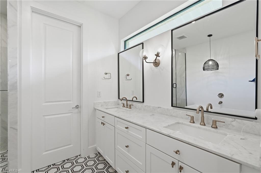 SPANISH WELLS - Residential