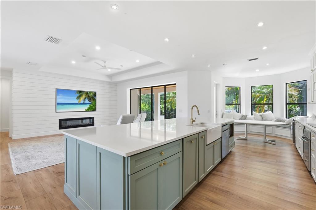 SPANISH WELLS - Residential