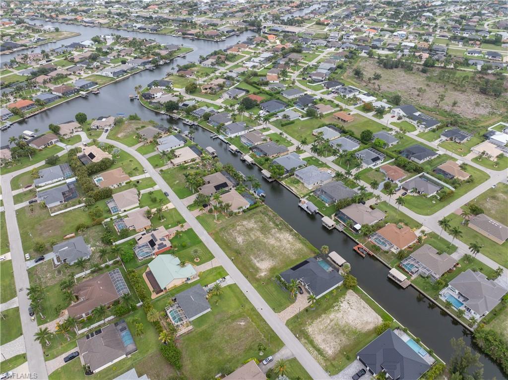 CAPE CORAL - Land