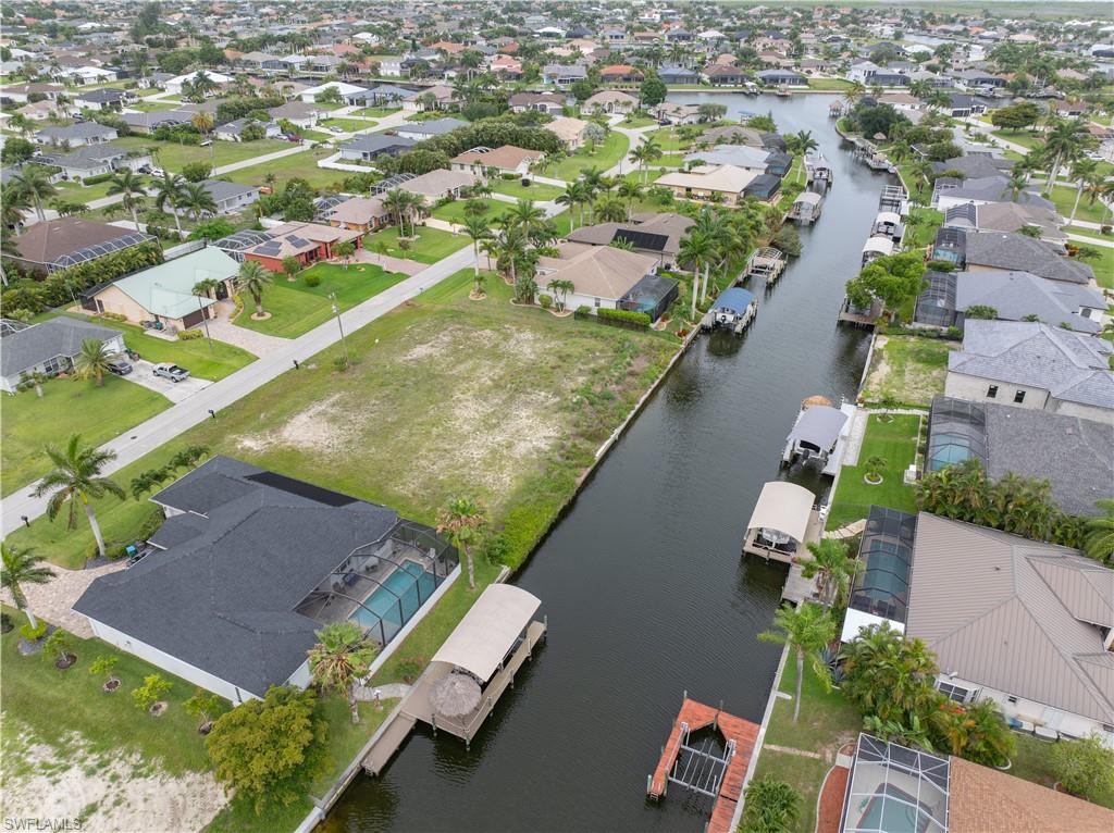 CAPE CORAL - Land