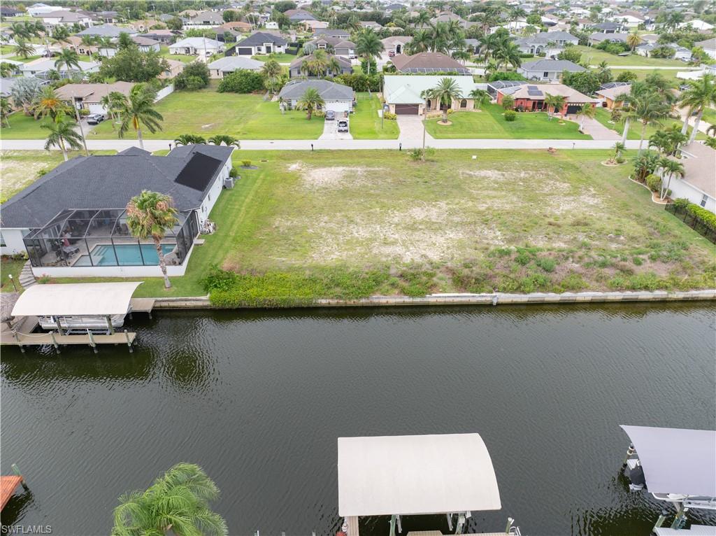 CAPE CORAL - Land