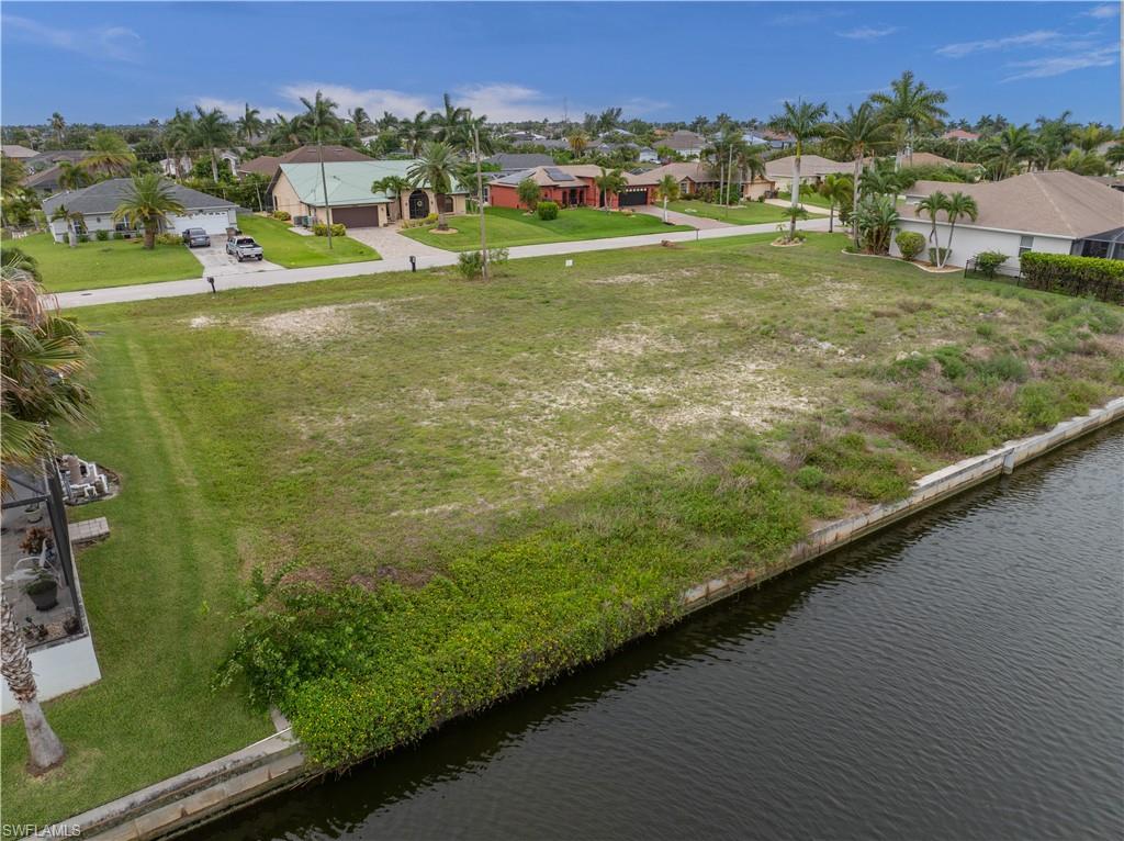 CAPE CORAL - Land