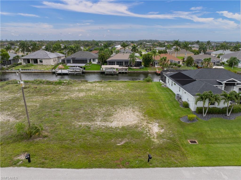 CAPE CORAL - Land