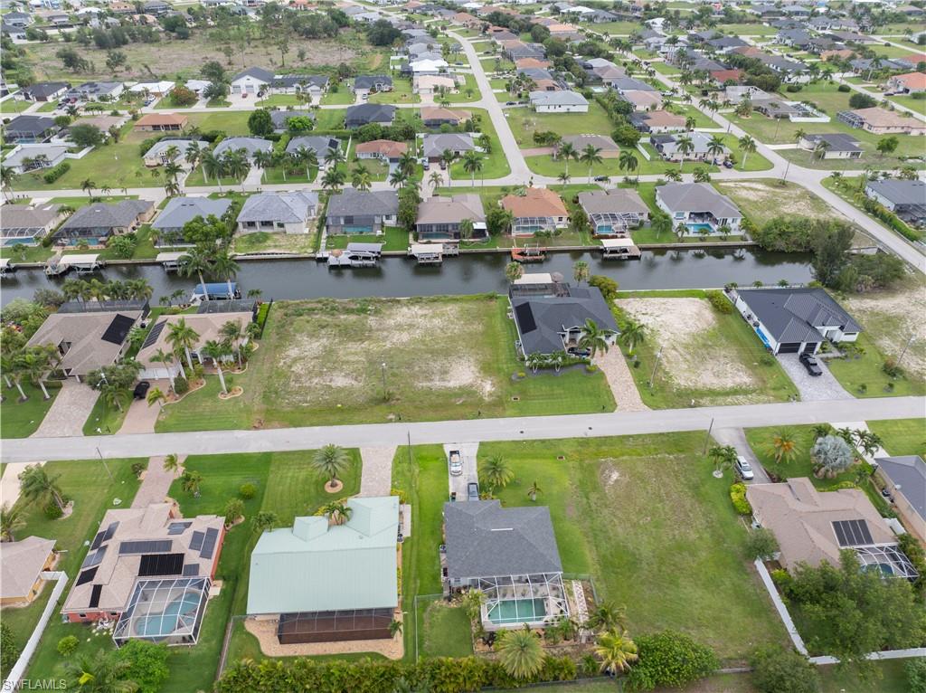 CAPE CORAL - Land