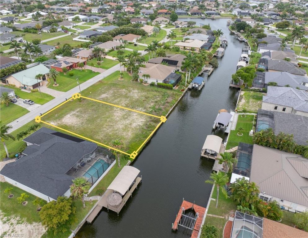 CAPE CORAL - Land
