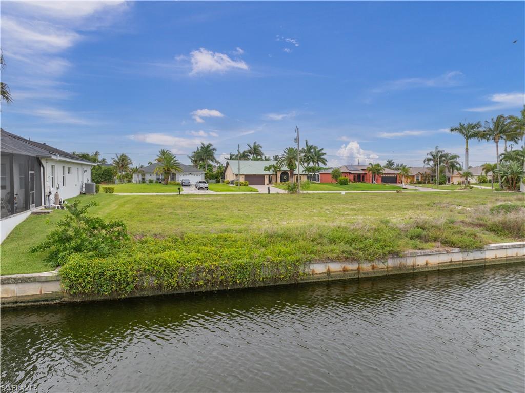CAPE CORAL - Land