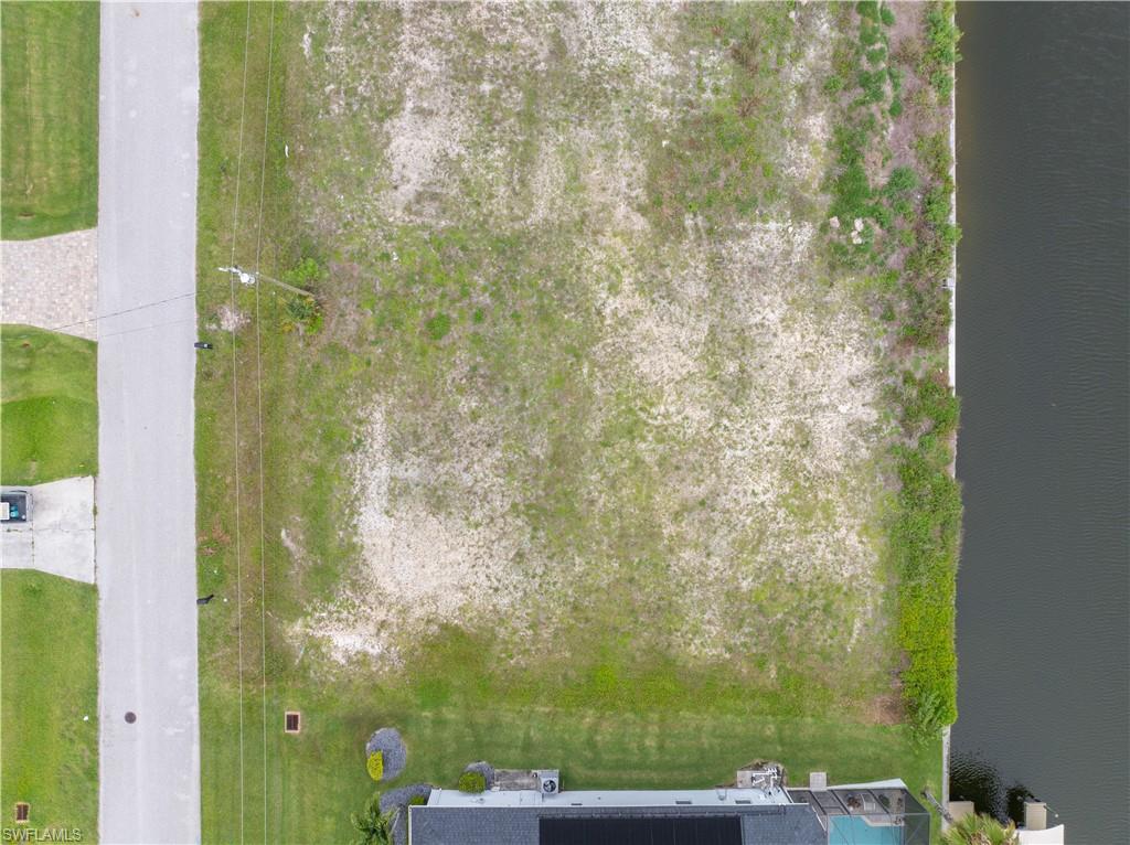 CAPE CORAL - Land