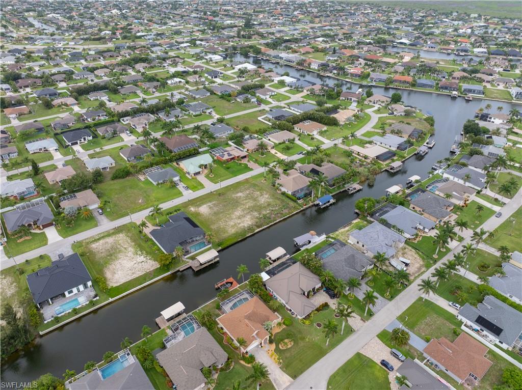 CAPE CORAL - Land