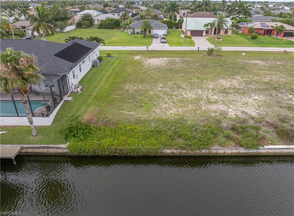CAPE CORAL - Land