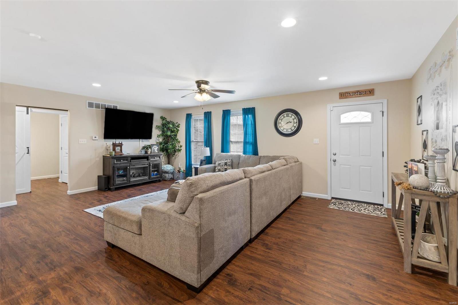 COUNTRY LANE PLACE - Residential
