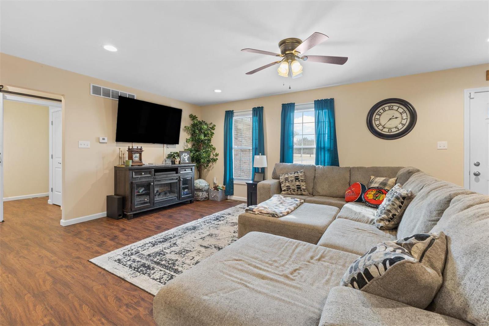 COUNTRY LANE PLACE - Residential