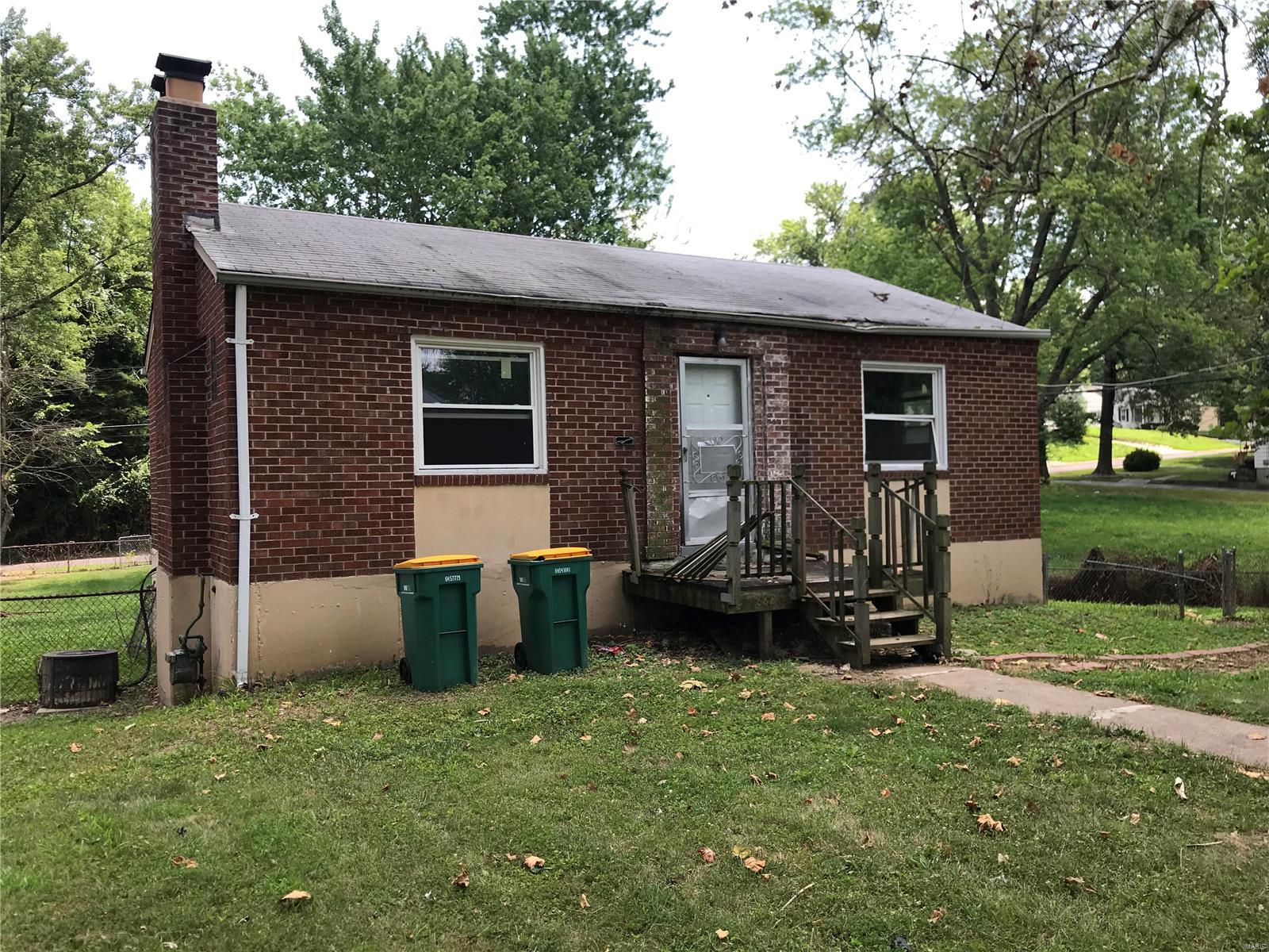 Property is being sold as-is. Seller to do no inspections and/or repairs. Property is vacant.