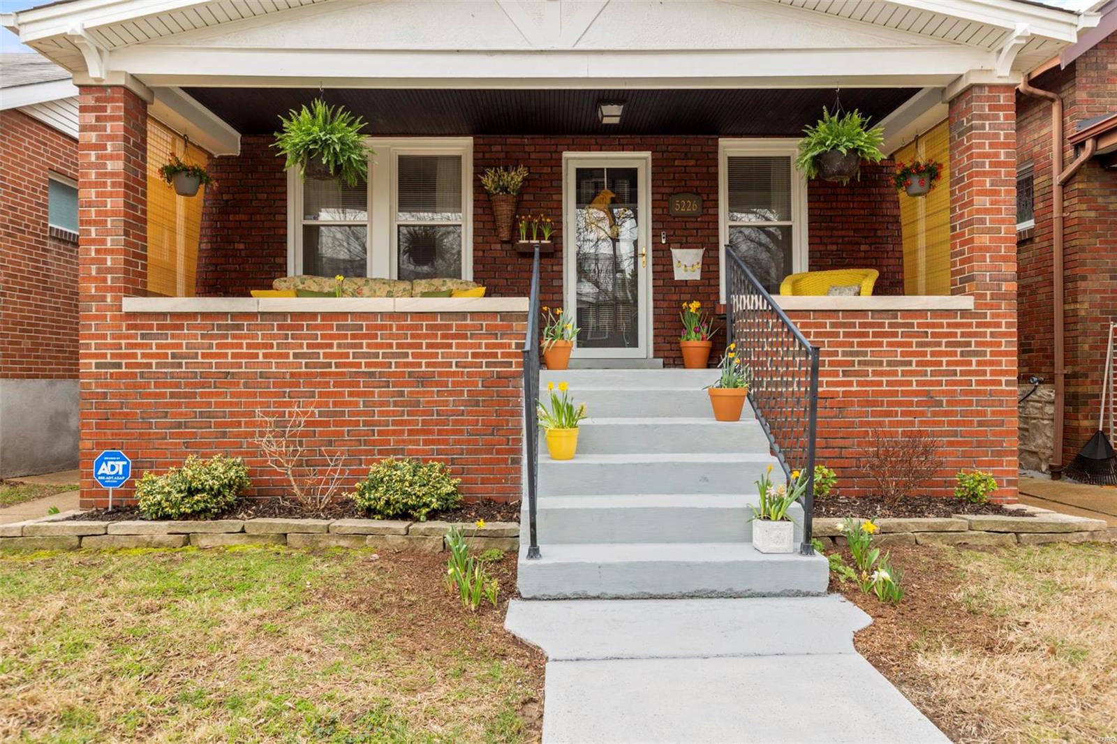 Lynna - Residential