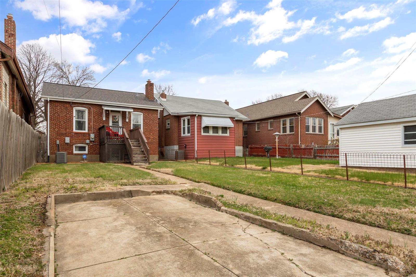 Lynna - Residential
