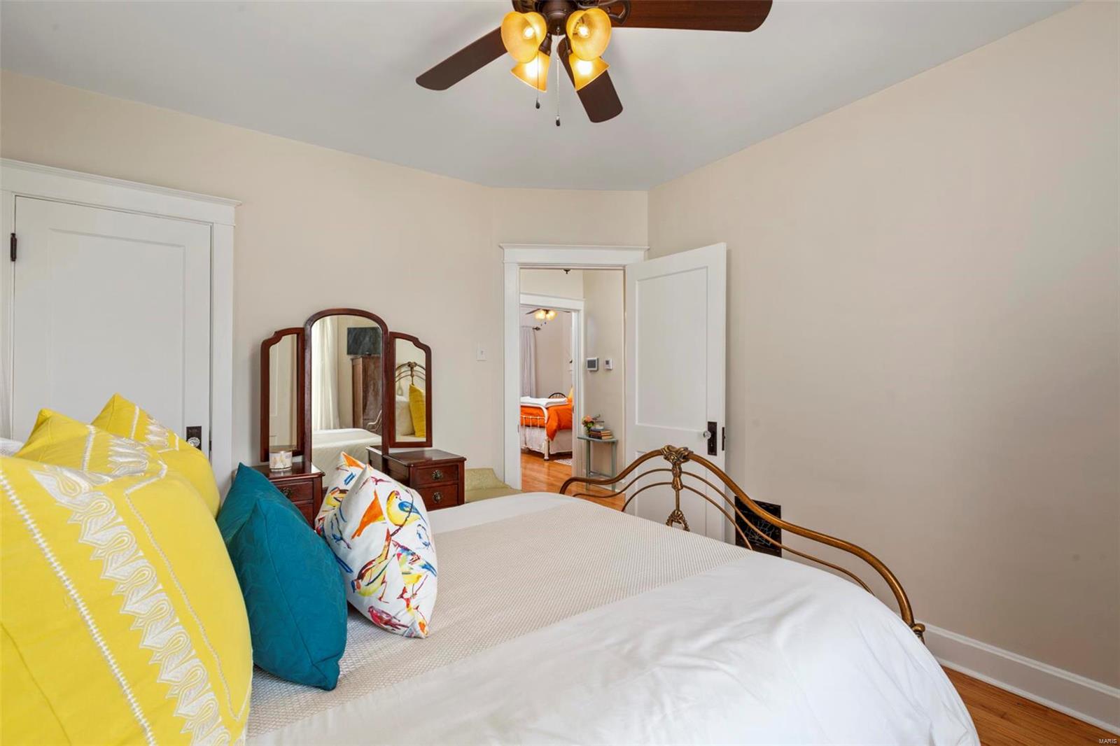 Lynna - Residential