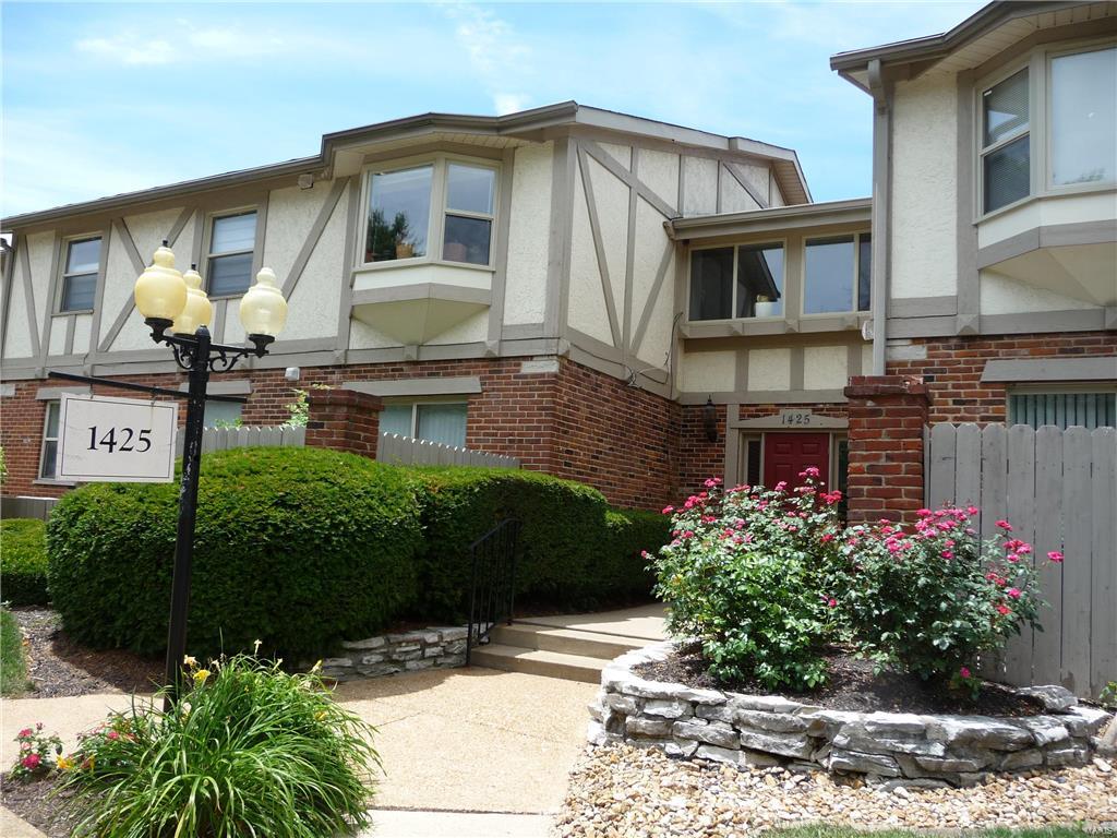 Est. 1967. 1425 Willow Brook Cove #6 was completely remodeled in 2006 with upgrades added such as crown molding, adult height vanities, gas range, ss sink, granite look counter top, ceramic surround in hall bath & the best view in the complex. Just steps to the pool area & view of the lake. It is one of the few units in Queen Anne that has 2 full baths. The LR has crown molding & opens to the deck. The recently added deck solar shade protects you from the heat of the afternoon sun. What a great view of the sunset from up here. The coveted open floor plan features a full sized dining space, LR & kitchen, all upgraded. The master bedroom suite w/adjoining bath includes the adult height vanity, dressing area & walk-in closet. The 2nd bedroom also has a very spacious closet & is just across the hall from another full-sized bath. Additional storage closet in lower level. Convenient to highways, JCCA (workout center), airport, shopping and restaurants. Location: City, Ground Level