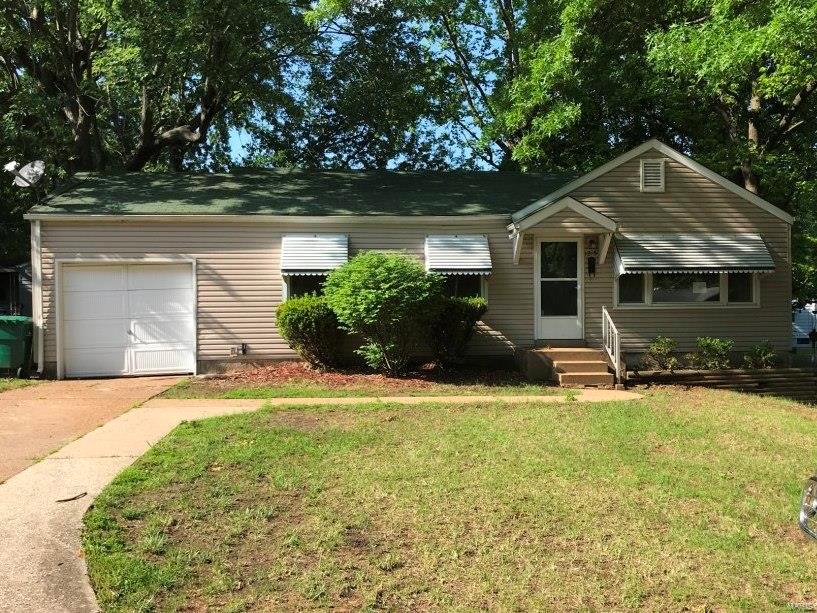 3 Bedroom ranch with finished basement and garage; some assembly required. Vinyl siding, fenced yard, hardwood floors, built in corner curio cabinets add character.  ***Hurry - As-Is sale: Buyer may obtain inspections, but no repairs to be provided by the seller. Pre-Approval letter or Proof of Funds required. Sale addendum and earnest money as certified funds will be required for final acceptance. Earnest money held by the seller's title company. This property is eligible under the Freddie Mac First Look Initiative through 07/10/2018***Seller will not complete any repairs to the subject property, either lender or buyer requested. The property is sold in as is condition. SpecialListingConditions: Foreclosure