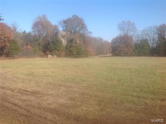 400 acres mostly wooded with some pasture. Would make great large lot subdivision or hunting retreat!!! Deer signs everywhere! Some timber.Some lake sites. Wonderful opportunity for someone to make this theirs? Subject  to 1031 tax-deferred exchange. Owners may sell off smaller parcels as long as they close together.