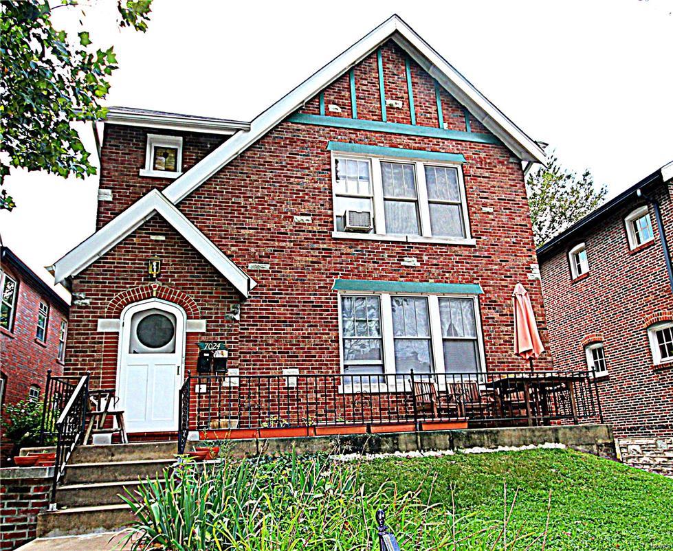 Large 3 bedroom apartment on the first floor of a two family building located in University City close to the Loop, Wash U, and the U City Dog Park. Beautiful hardwood floors and high ceilings throughout.  Spacious living room with wood burning fireplace. Shared basement with washer/dryer hookups and plenty of room for storage.  Covered parking for one car. Security Deposit equal to one month's rent. Tenant responsible for electric, gas, and internet/cable. Pet Friendly one time non-refundable pet fee of $200/pet. Location: Lower Level