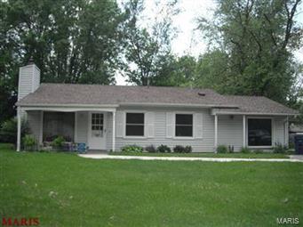 Cozy 3 Bedroom, 1 Bath Ranch home on huge corner lot in St. Peters close to Mexico and Mid Rivers intersection. New flooring and large Pella windows. Ceiling and attic fans. Woodburning fireplace in living room. Garage has been converted to family room with large window and burbur carpeting. No basement. Pets negotiable (no cats, 1 small dog).
