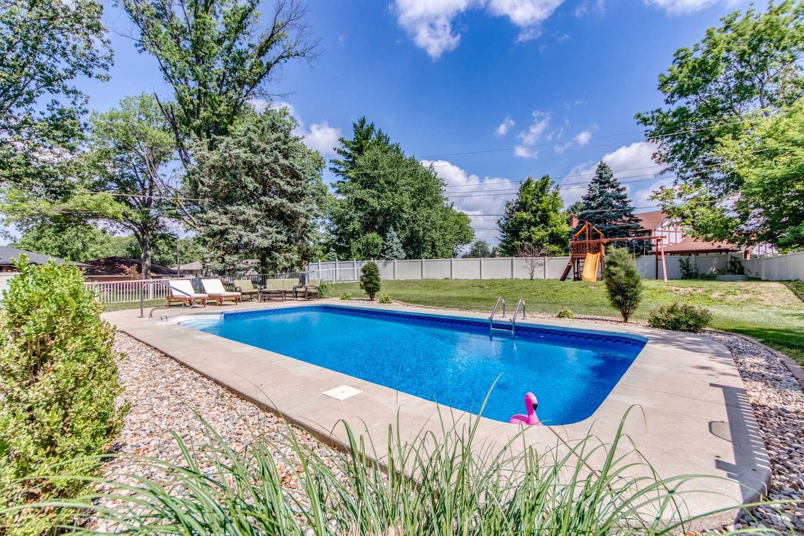 Ronnies Country Club Acres - Residential