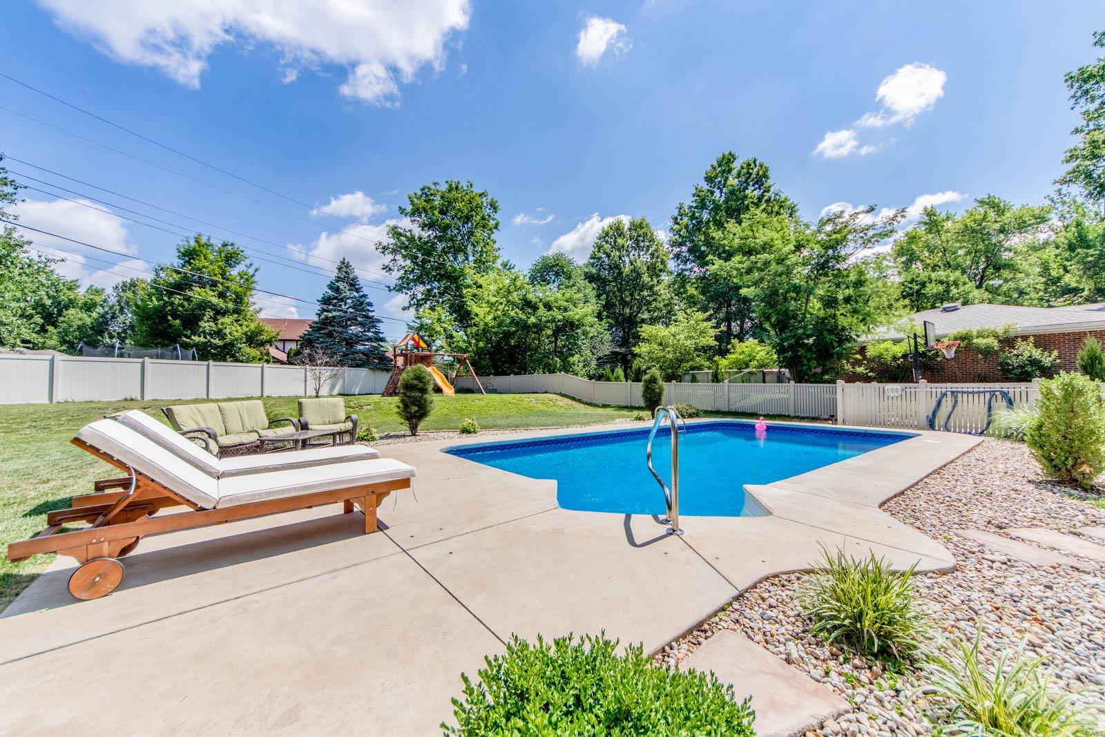 Ronnies Country Club Acres - Residential