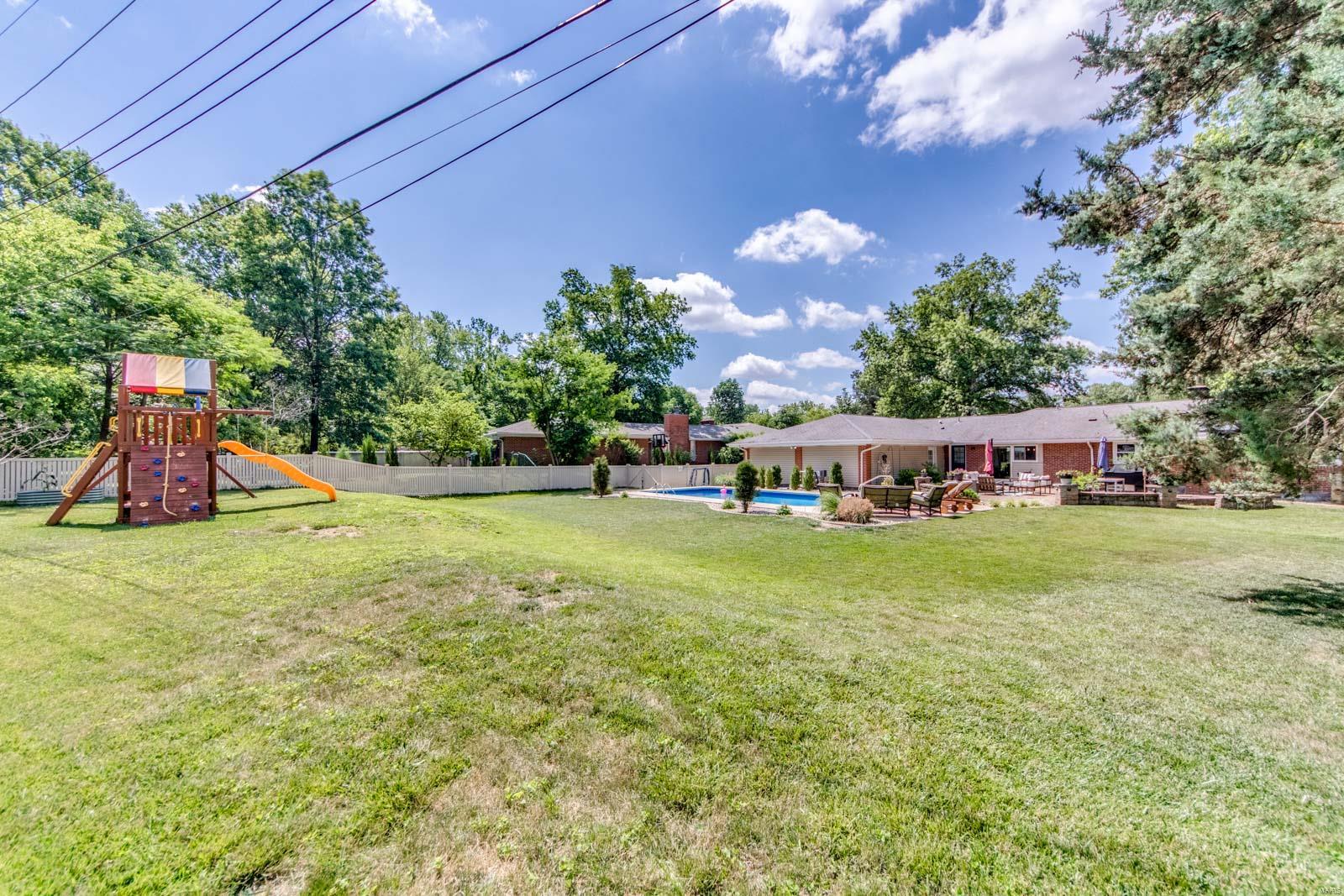 Ronnies Country Club Acres - Residential