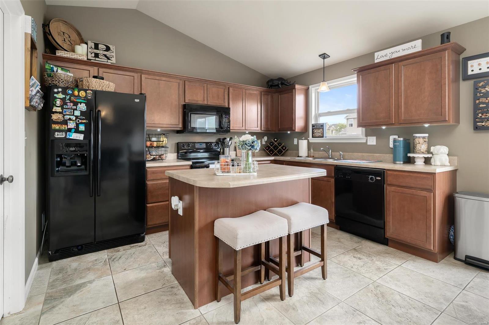 Shadow Ridge Estate - Residential