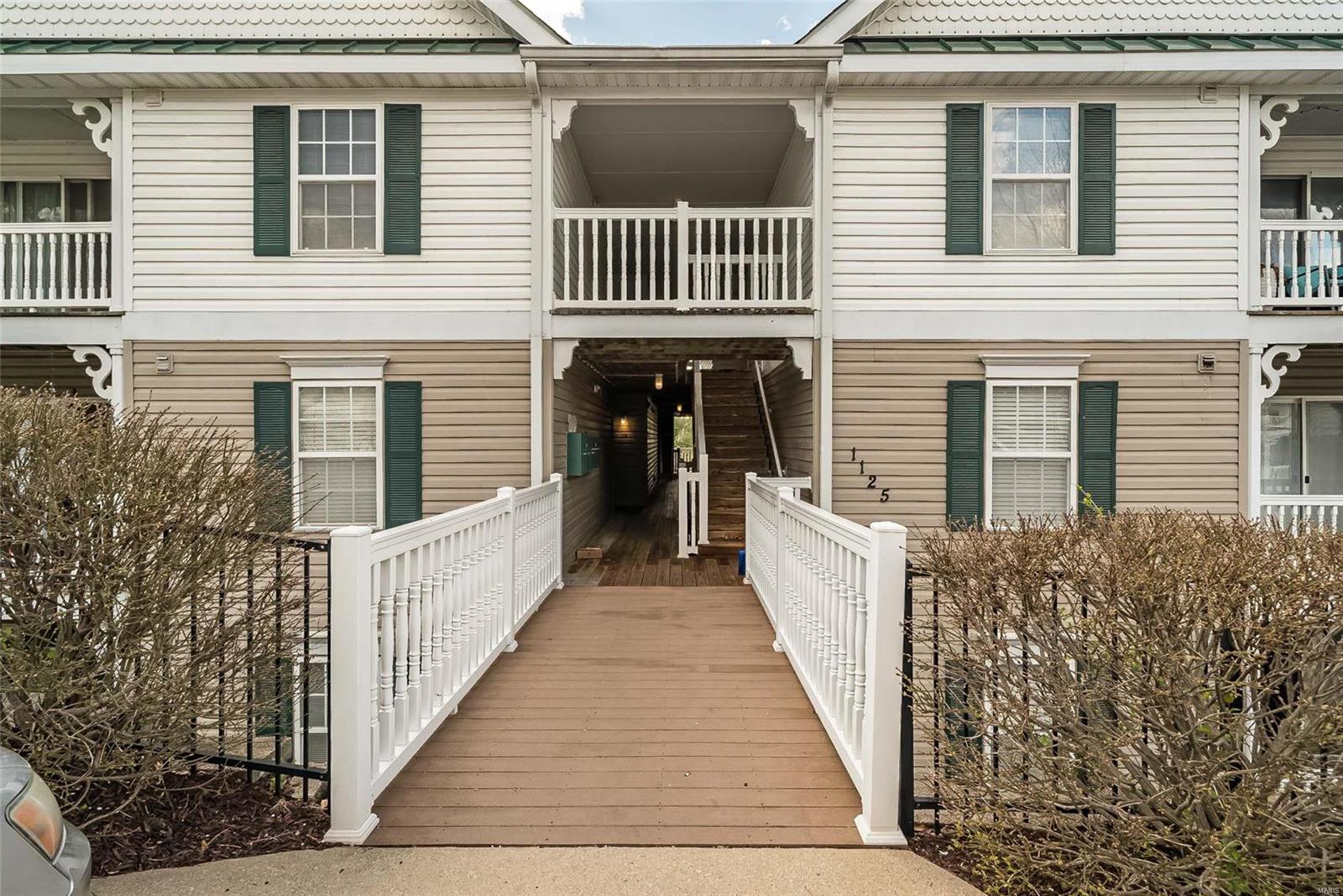 Say hello to low-maintenance, one-level living in this lovely 2 bed, 2 bath condo in the popular Arbor Creek community. When you first walk in, you will love the open concept and abundance of natural light! Enjoy the split bedroom floorplan where each bedroom is conveniently located on separate sides of the unit for added privacy. Master bedroom features its own en suite bathroom with double sink vanity plus walk-in closet. In-unit laundry, private deck with storage room, and low HOA fees set this condo above the rest! Great location near highly-rated Parkway schools, highways, restaurants, and shopping. Make your appointment today, this one won't last long!! Location: Ground Level