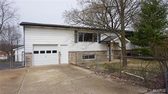 OUTSTANDING OPPORTUNITY!!! Located in popular Arnold, this charming split-level home is sure to move quickly! This home features, bright and spacious rooms, four large bedrooms, and an oversized eat-in kitchen! Downstairs you will find a family/rec area and plenty of room for storage! Outside you will find a great deck and large level yard, plus AN ADDITIONAL OVERSIZED DETACHED GARAGE makes this one a winner!!! Bring your creativity and make this one your own! Schedule a showing today! SpecialListingConditions: Foreclosure