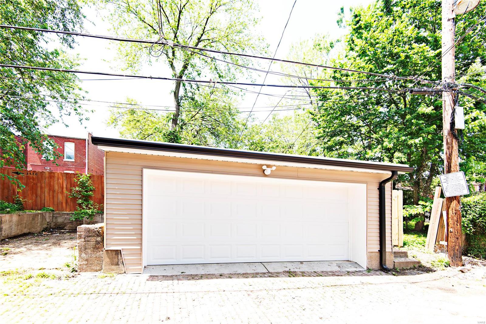 St Louis Commons Add - Residential