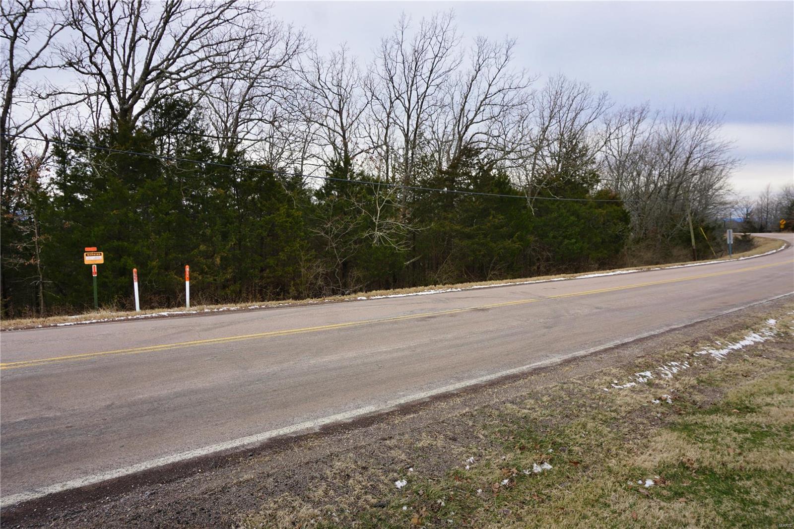 Beautiful location for your new home! 5.52 m/l acres at the corner of Highway Y and Highway E which is only minutes from town and I-44 access.